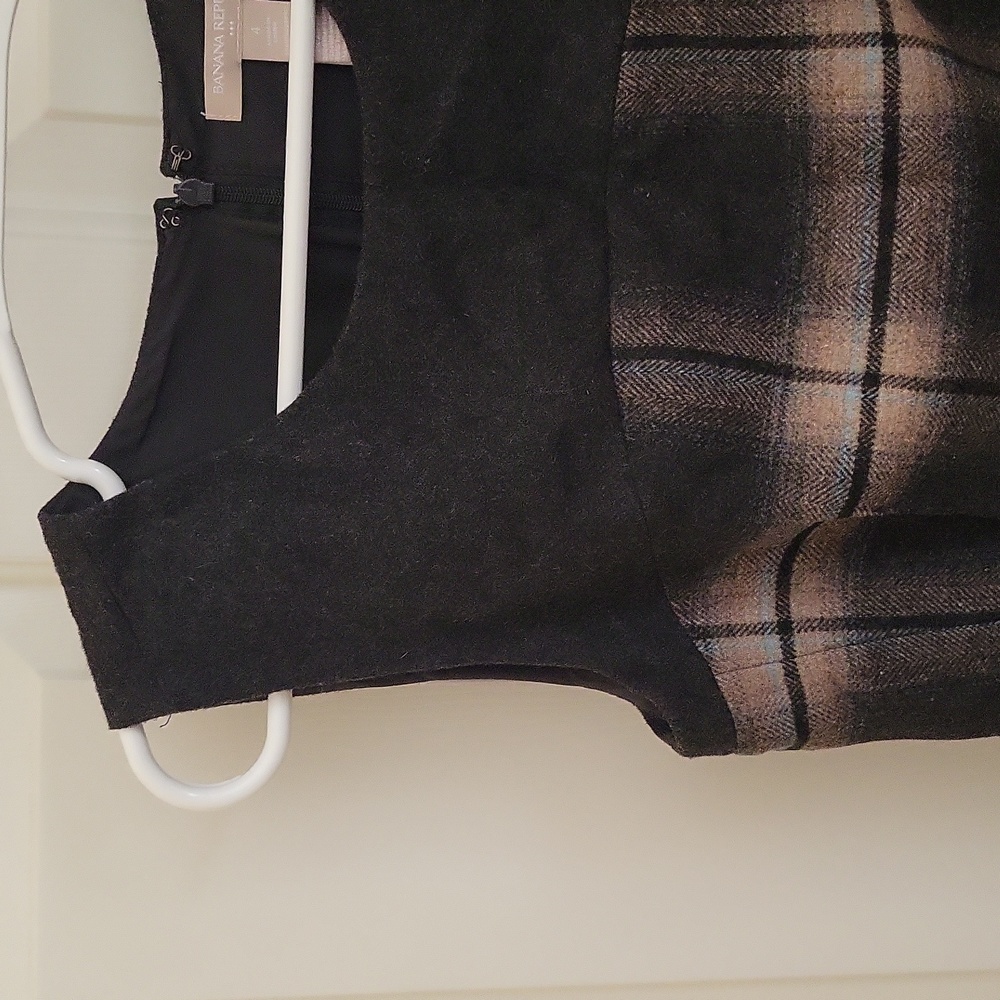 NWOT Banana Republic Gray, Beige, and Baby Blue Plaid Wool Shift Dress, Size 4 - Picture 2 of 10